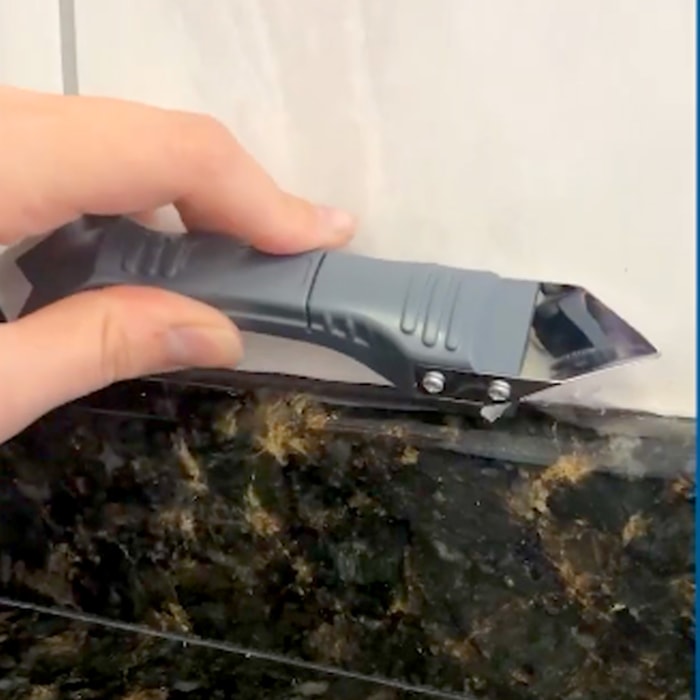 -e4c6ff7f-df0d-406a-bf4e-80d63a6d7b6e